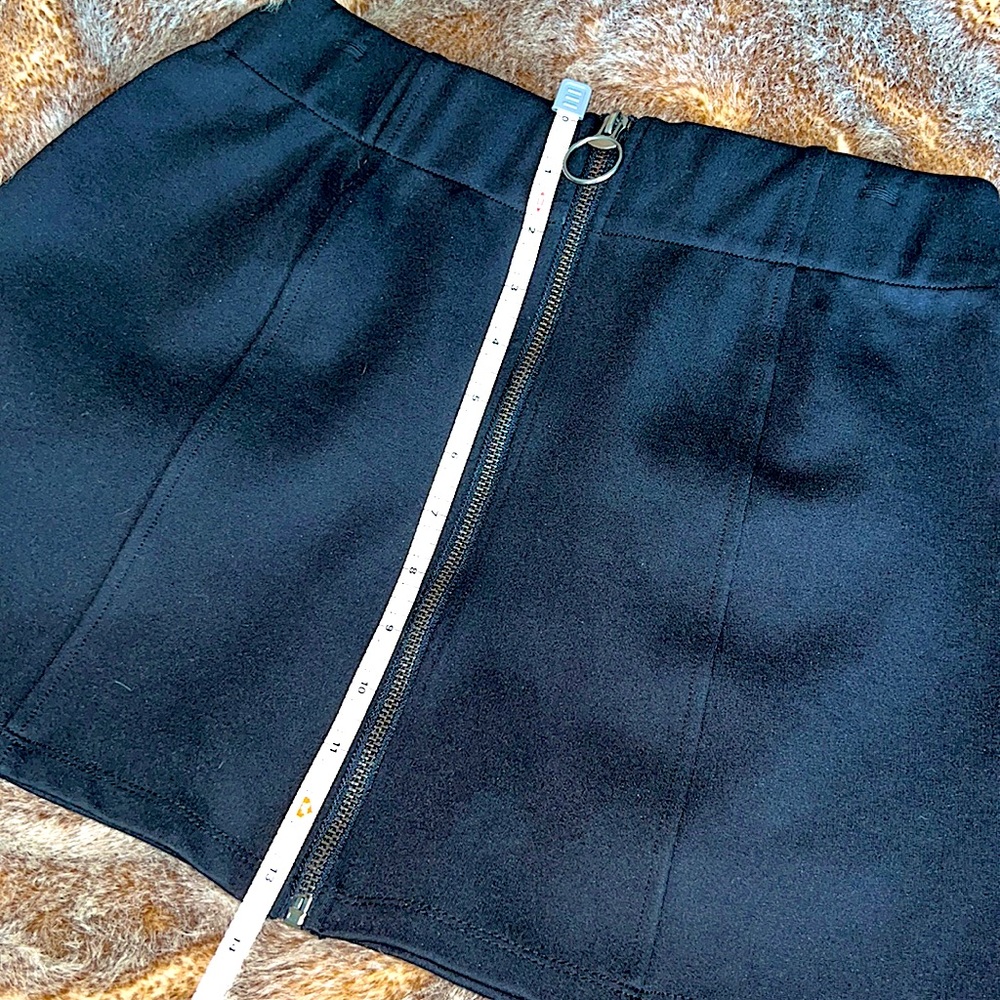 Tobi Front-Zip Mini - Picture 8 of 10